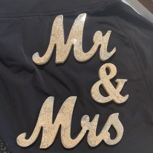 Standing Wedding Phrase “Mr & Mrs” Epoxy Handmade by Pippy! Pearlized! Beautiful